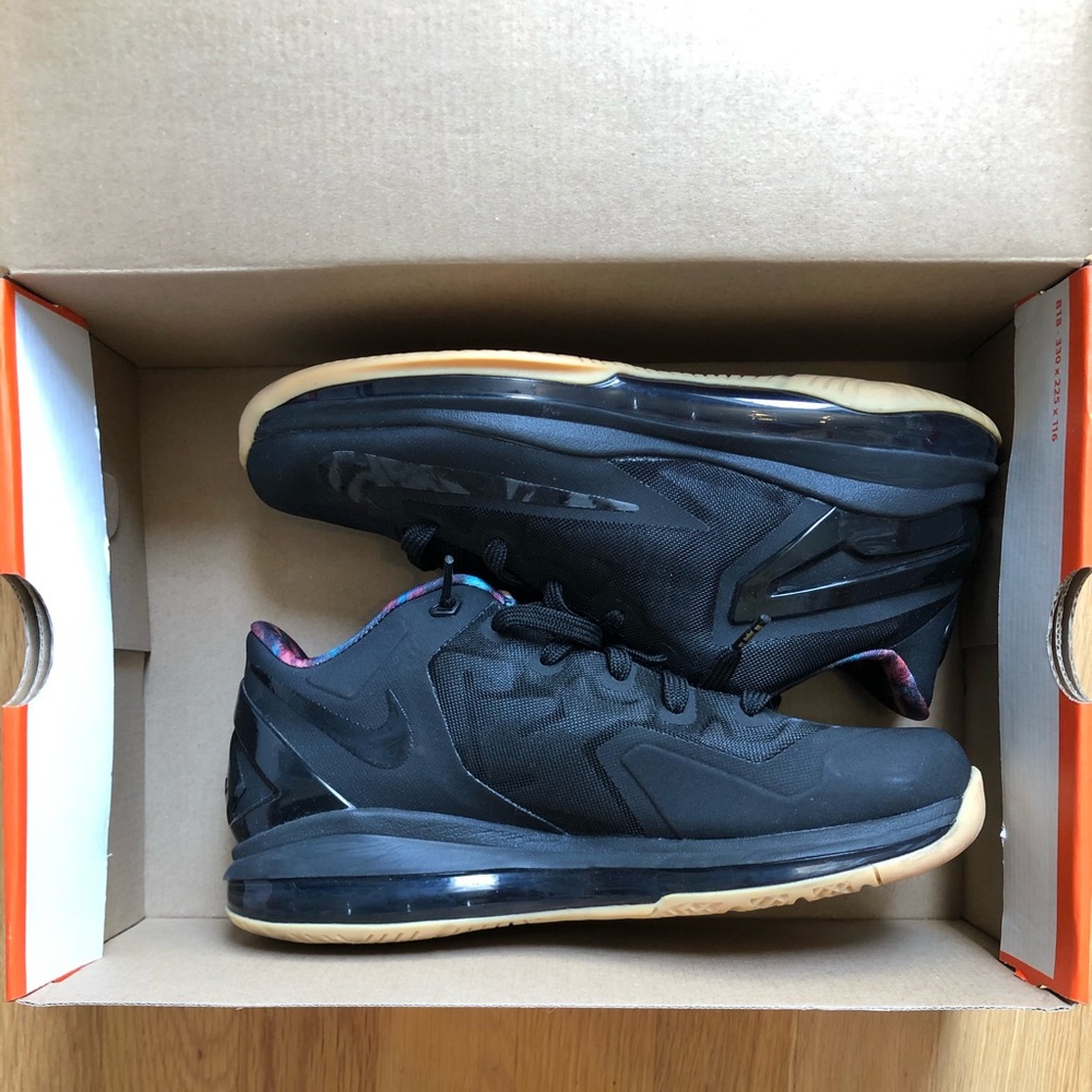 Max Lebron XI Low